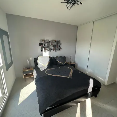 T2 Neuf Equipe ! Climatisation, Wifi, Parking Privatif * Saint-Mandrier-sur-Mer